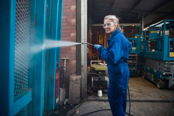 Best Garage Pressure Washing  in Windsor, CA